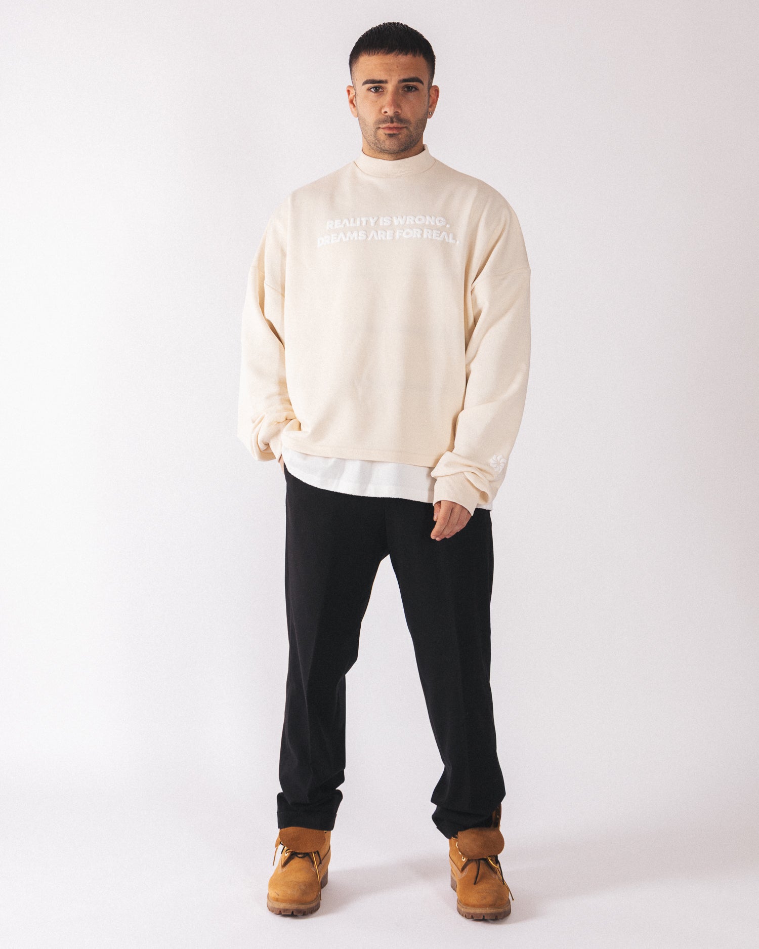 DREAMS CREWNECK CROP CREAM