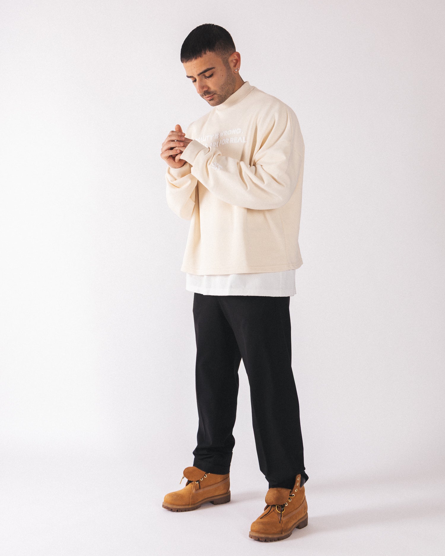 DREAMS CREWNECK CROP CREAM