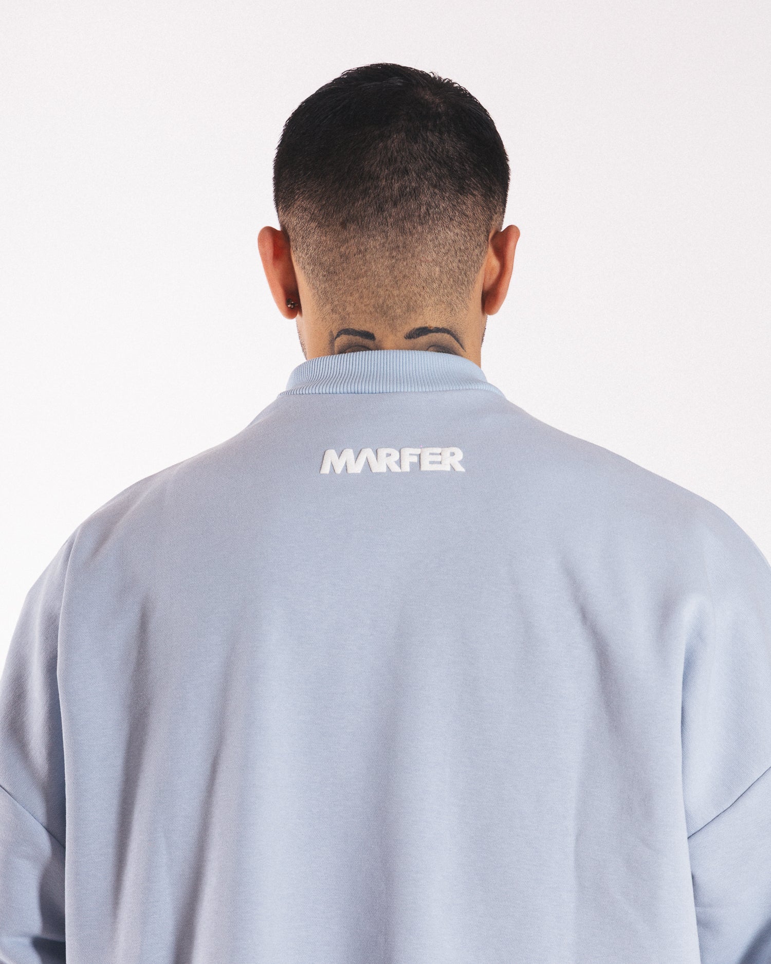 DREAMS CREWNECK CROP SKY