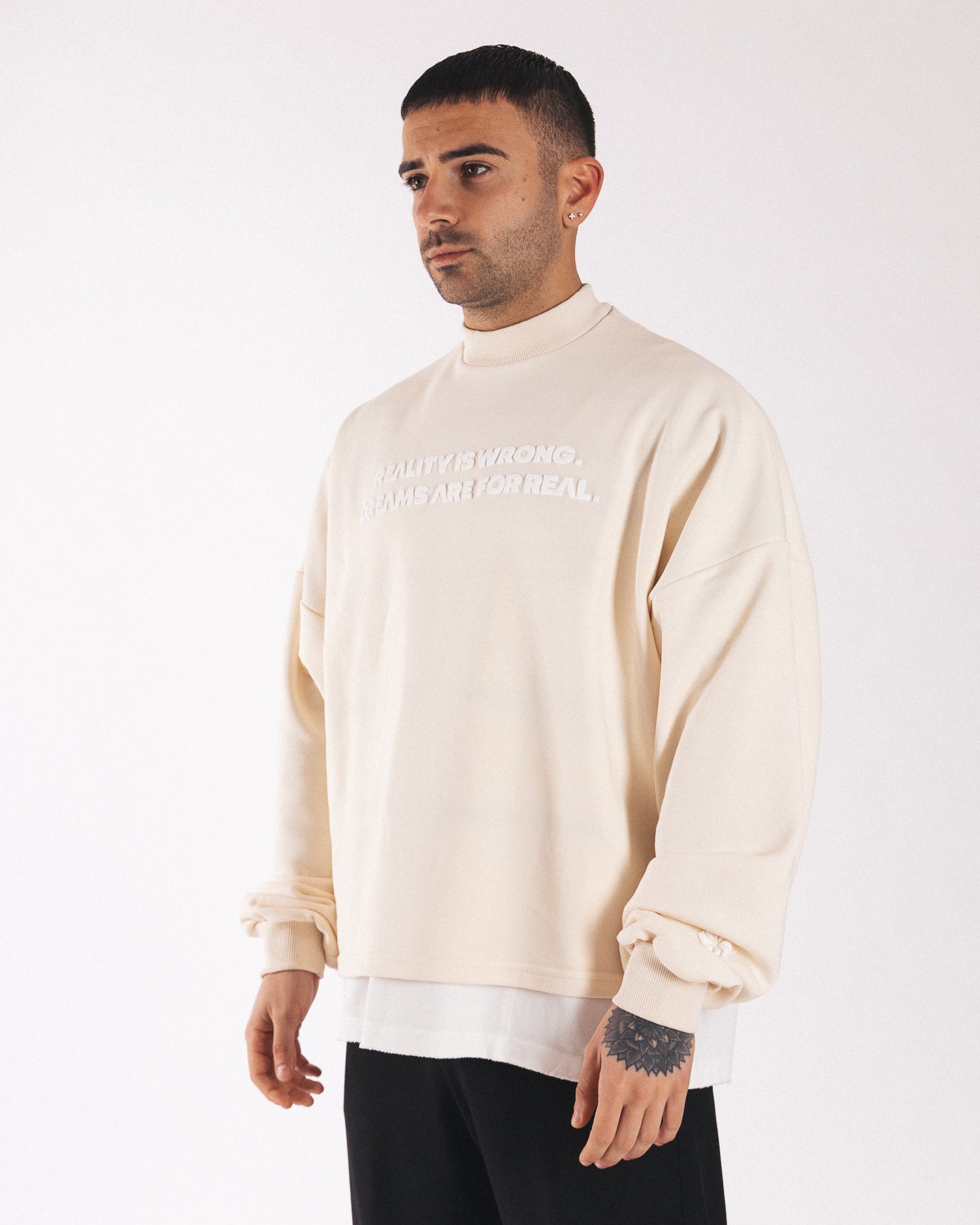 DREAMS CREWNECK CROP CREAM