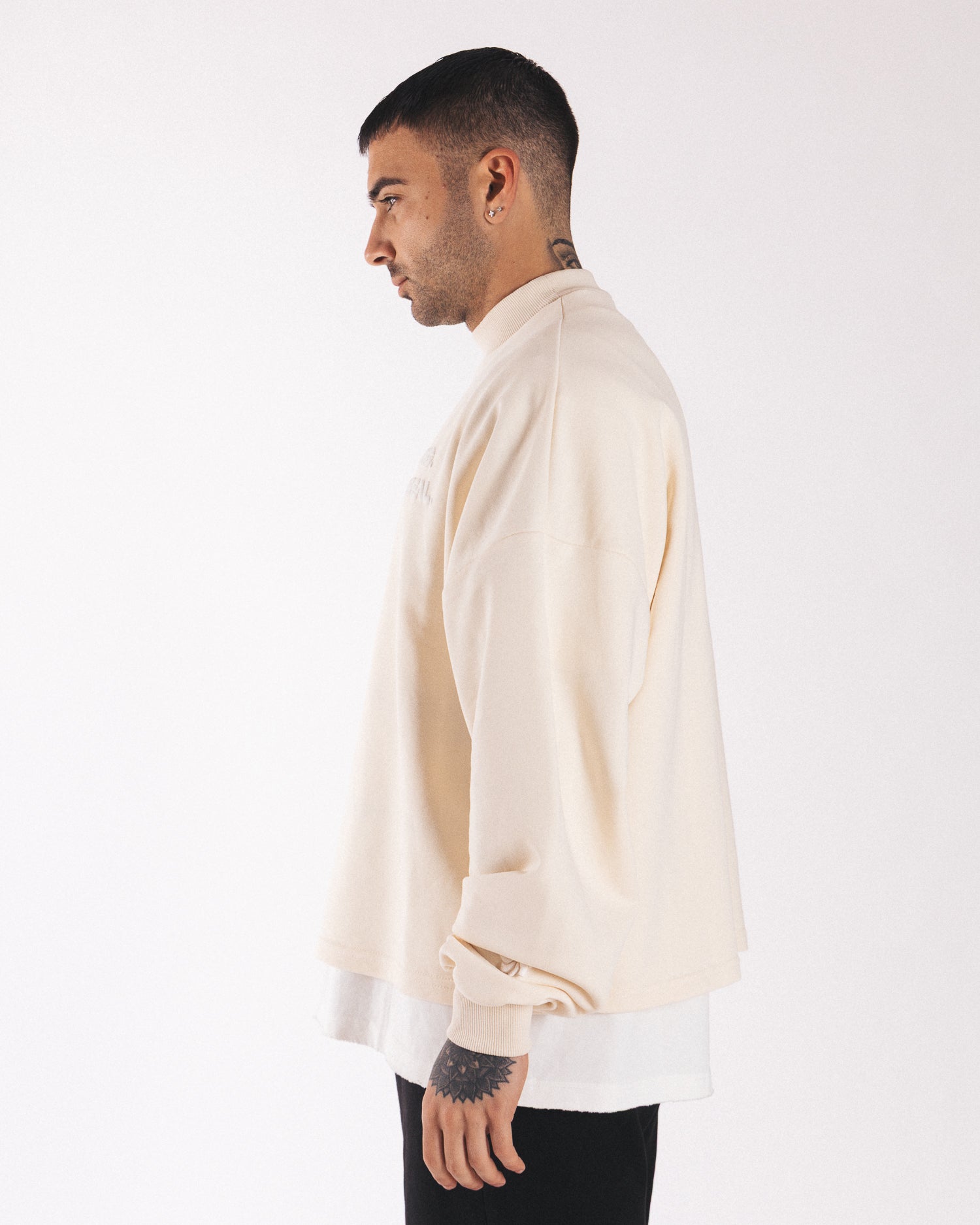 DREAMS CREWNECK CROP CREAM