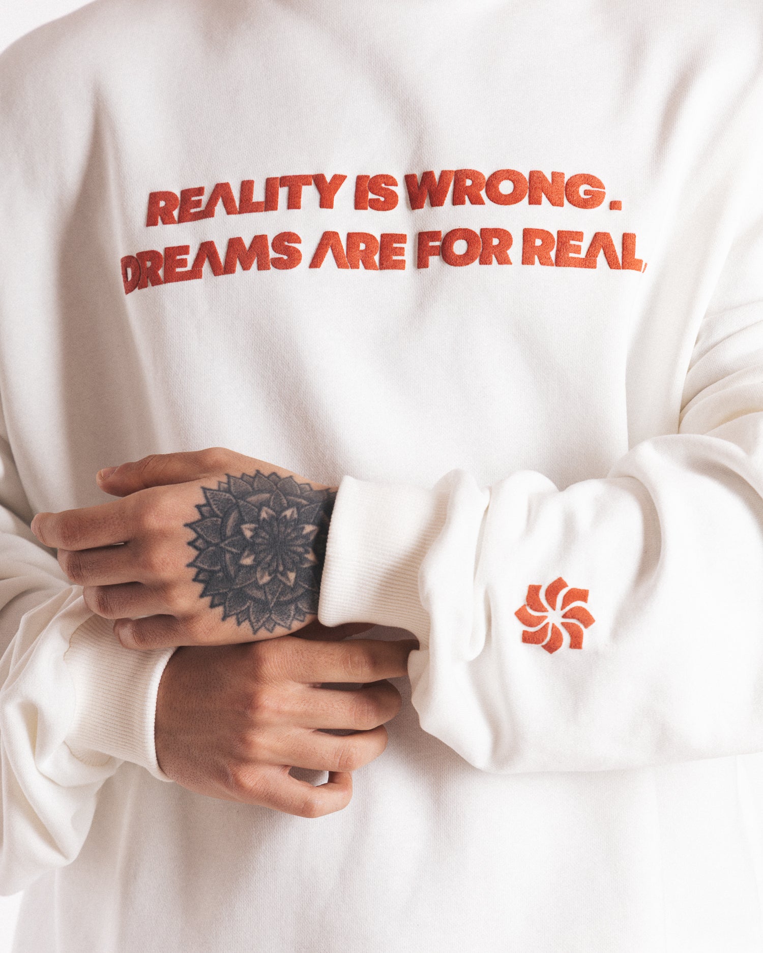 DREAMS CREWNECK CROP WHITE