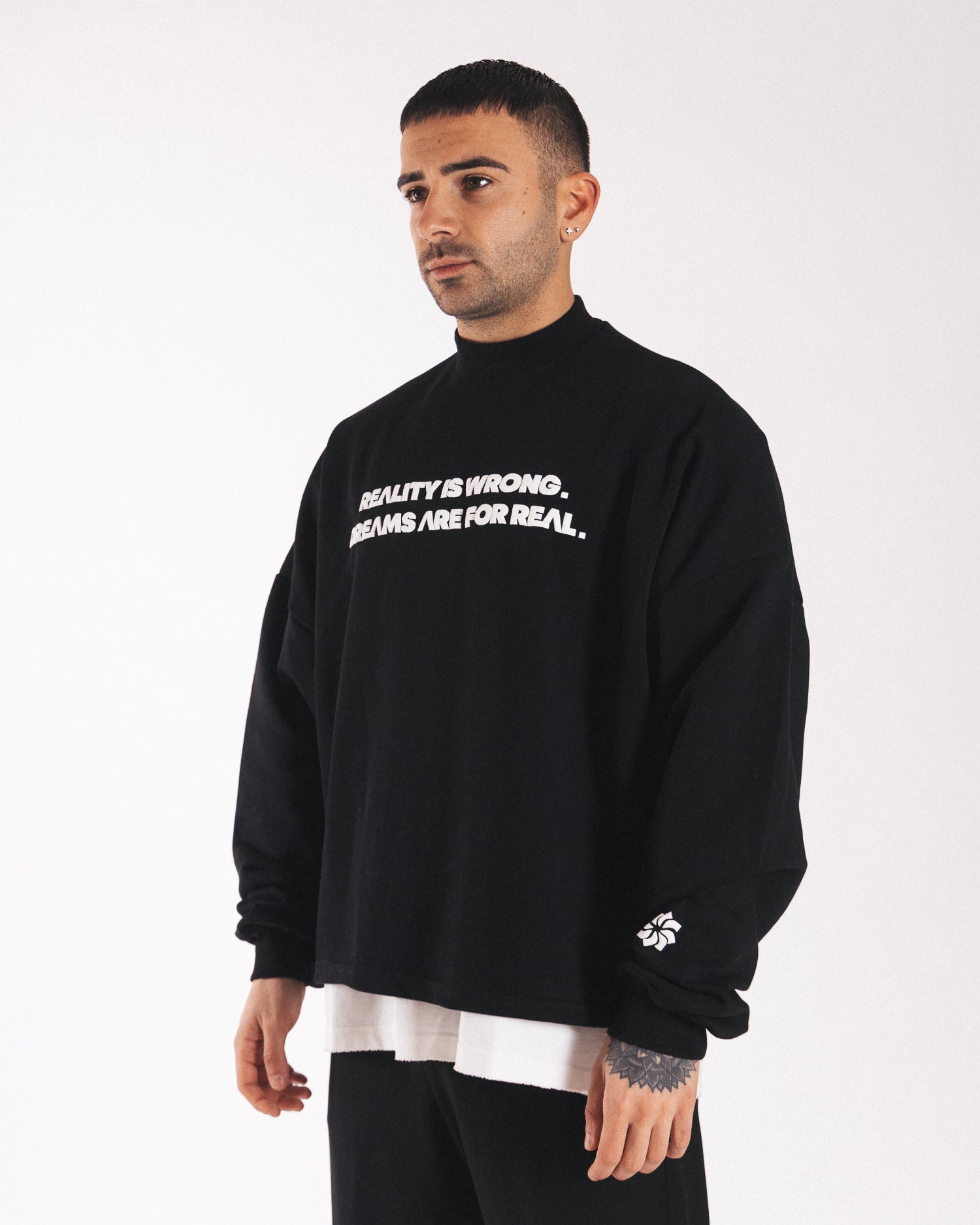 DREAMS CREWNECK CROP BLACK