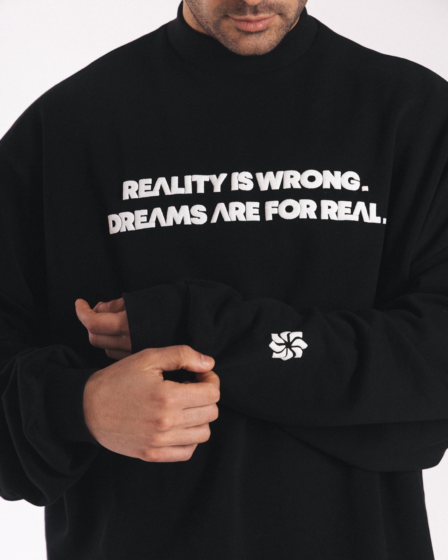 DREAMS CREWNECK CROP BLACK