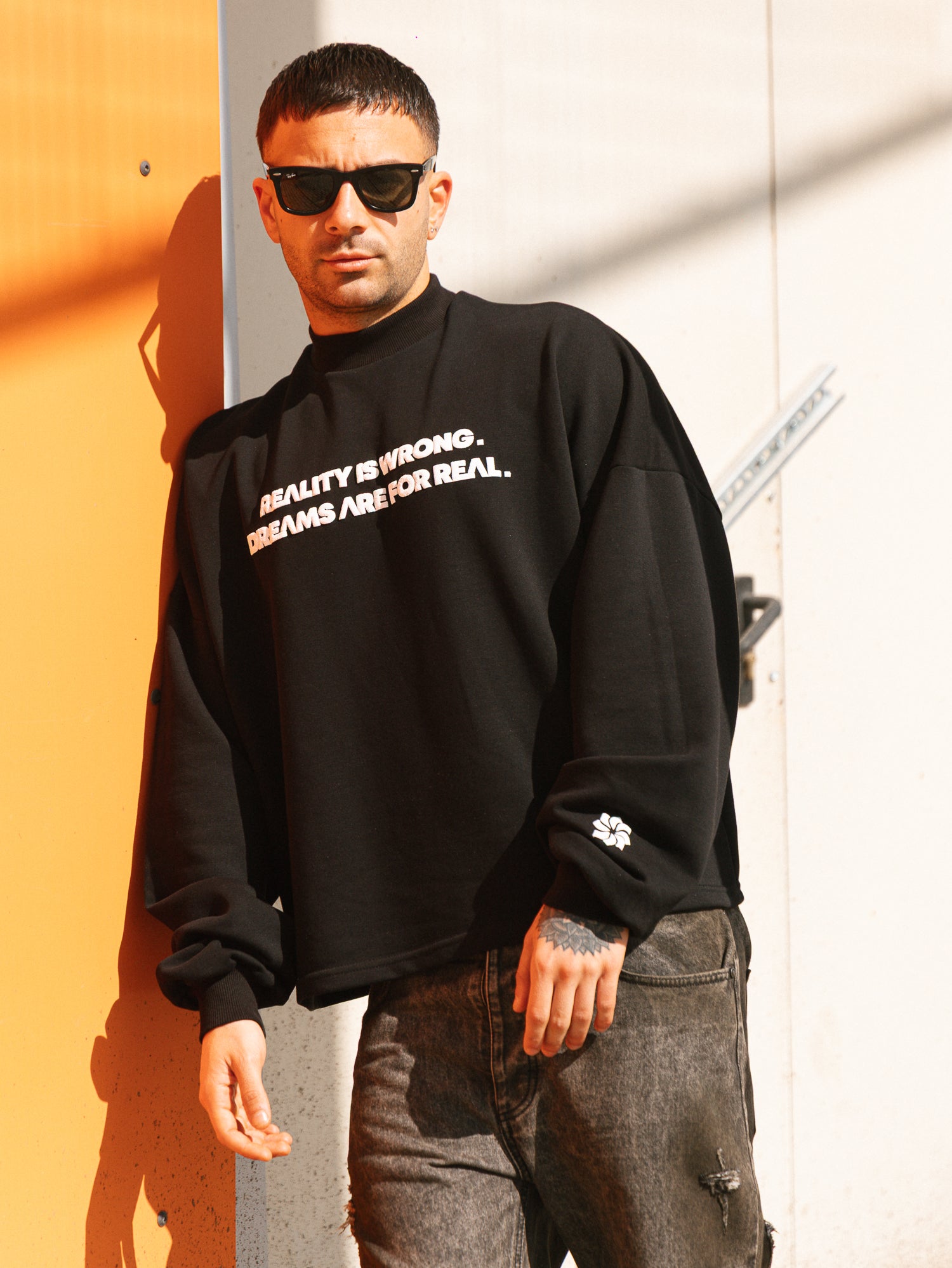 DREAMS CREWNECK CROP BLACK