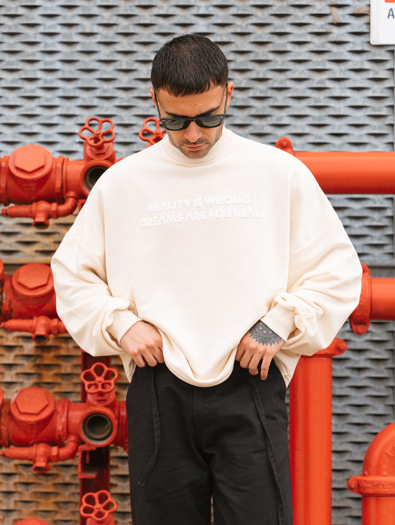 DREAMS CREWNECK CROP CREAM