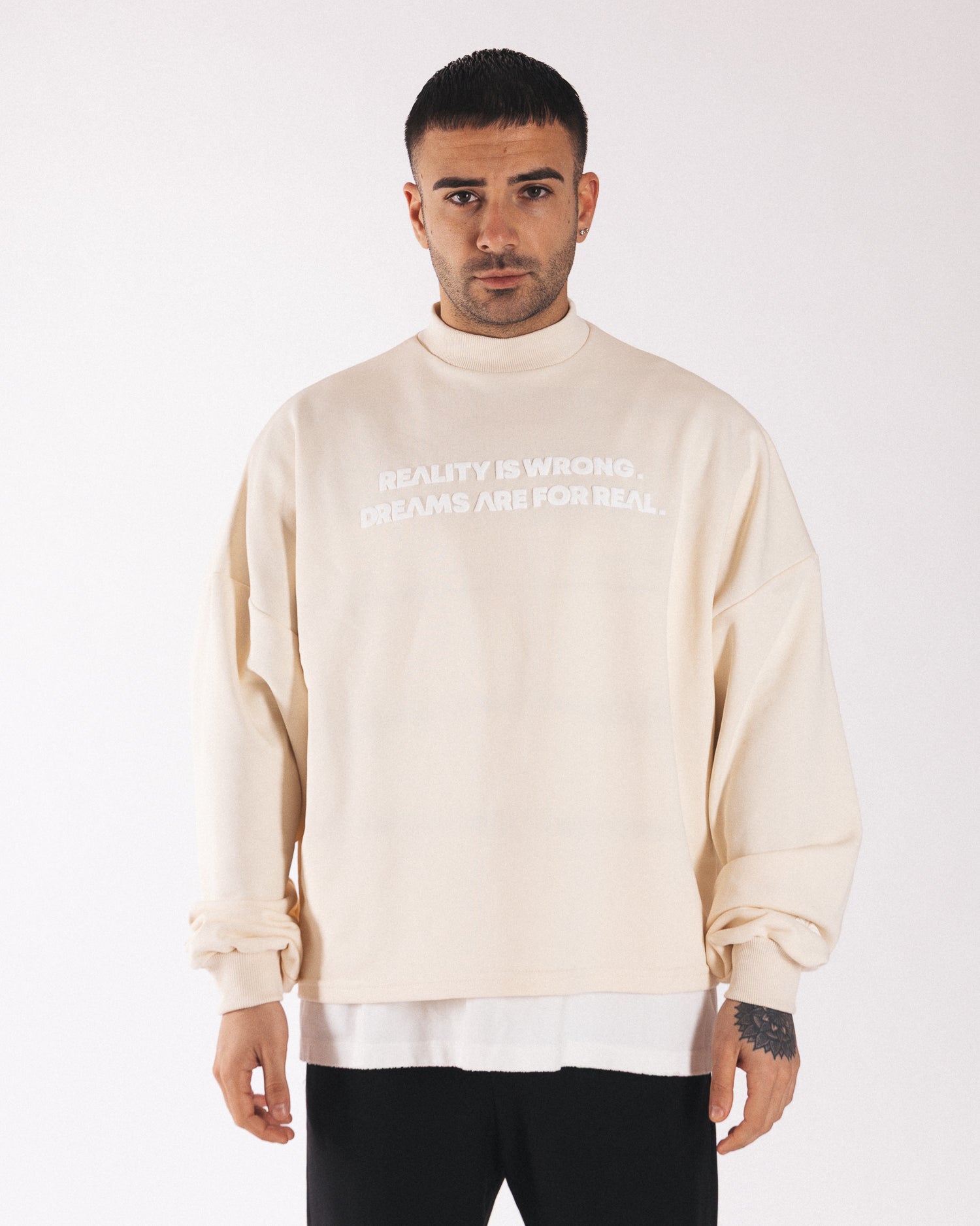 DREAMS CREWNECK CROP CREAM